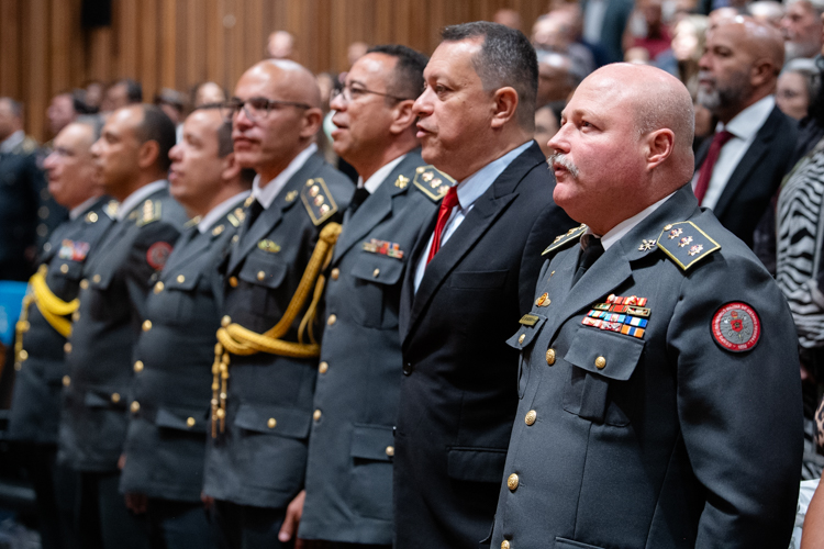 CLDF presta homenagem aos 170 anos do Corpo de Bombeiros Militar do Distrito Federal