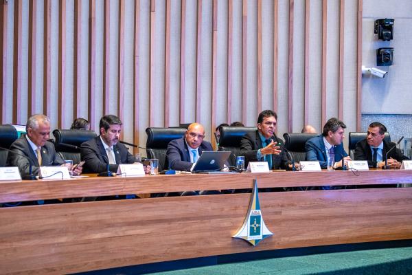 Aprovada, em segundo turno, proposta que reconhece carreiras como típicas de Estado