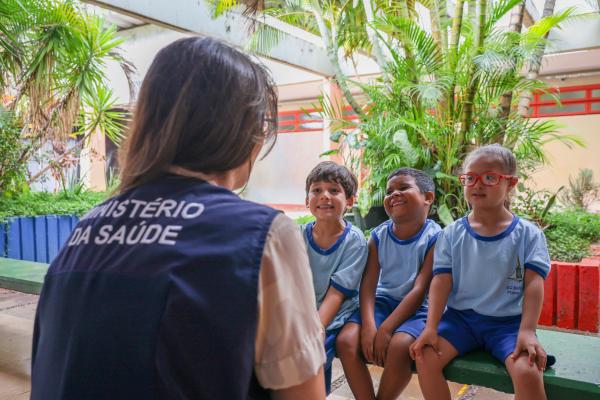 Nova lei institui Programa Carreta da Saúde na Escola no DF