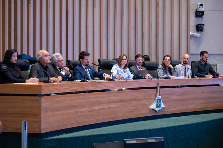 Homenagem aos sanitaristas é marcada por defesa do SUS e da democracia