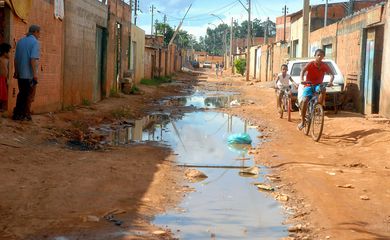 Entre os objetivos da proposta estão: reduzir a desigualdade social e oferecer serviços públicos compreendendo a assistência social, o papel protetivo do Estado à primeira infância, o estímulo à autonomia e o fortalecimento da atuação feminina na família e na comunidade