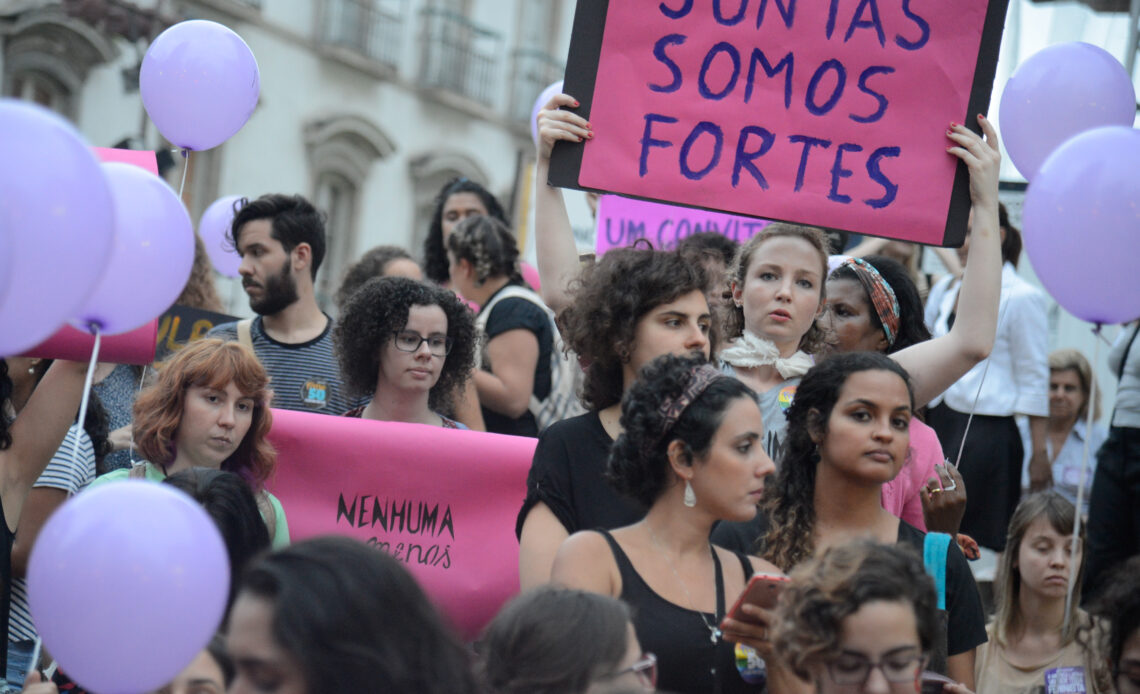 Entre os temas que podem ser contemplados no orçamento estão o enfrentamento a todas as formas de violência contra as mulheres, a igualdade no mundo do trabalho e a autonomia econômica, a saúde integral das mulheres, direitos sexuais e direitos reprodutivos