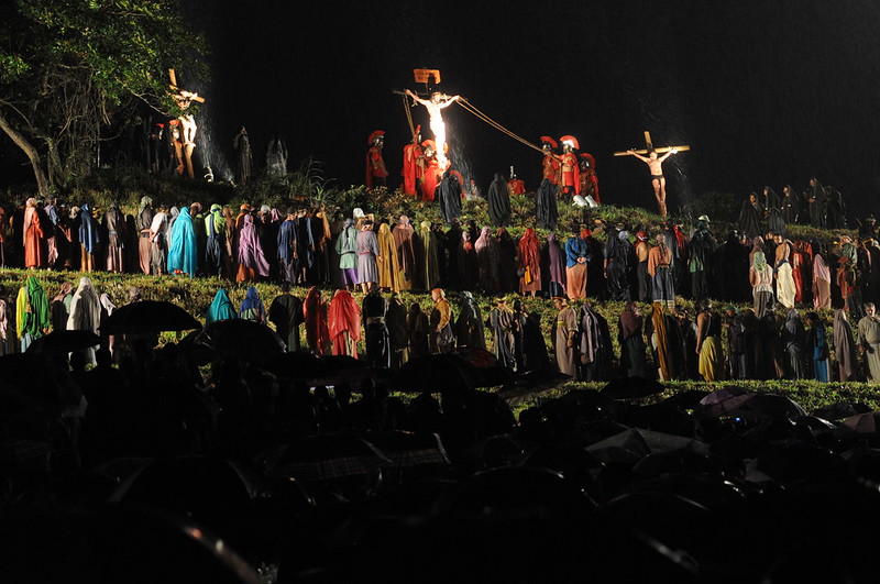 A tradicional encenação da Via Sacra no Morro da Capelinha 