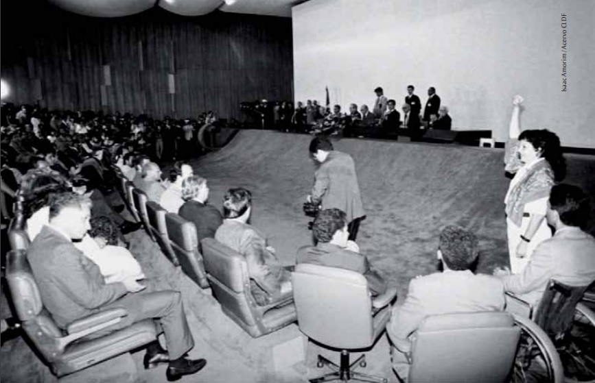 Imagem da matéria sobre 1991 - Cerimônia de posse dos primeiros deputados distritais